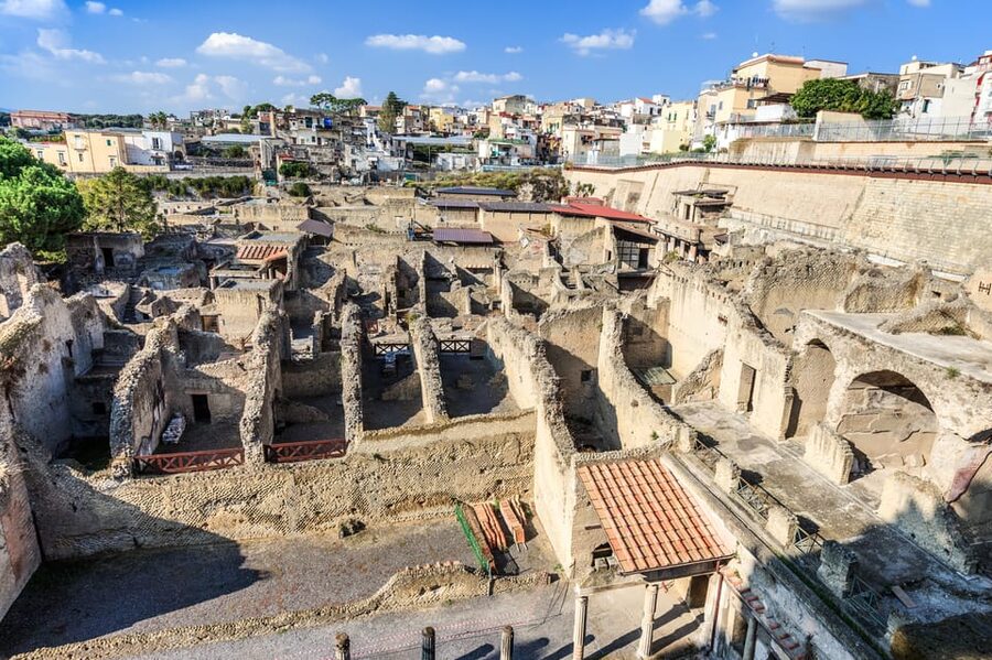 Ercolano: Herculaneum Entry Ticket with Optional Audio Guide - Choosing between the app and a physical audio guide