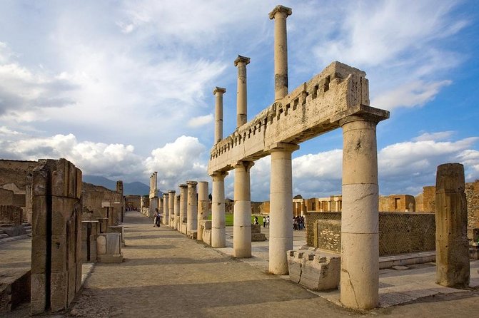 Explore Pompeii Half Day Highlights Tour with Pickup from Naples - Why this Pompeii tour works well from Naples