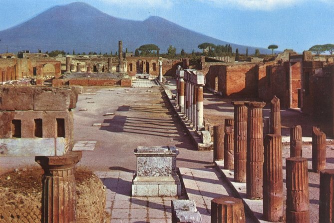 Explore Pompeii Half Day Highlights Tour with Pickup from Naples - The minibus ride and arrival at Pompeii