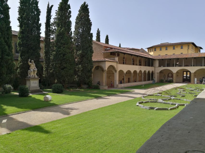 Florence: 1.5-hour Santa Croce Guided Experience - Michelangelo, Galileo, and the tombs
