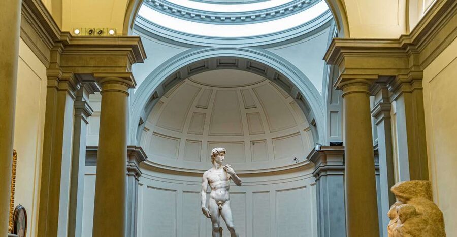 Florence: Accademia and Uffizi Combo Priority Entry Tickets - Walking through the Uffizi’s Renaissance rooms