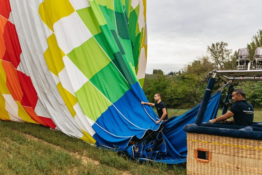 Florence: Balloon Flight Over Tuscany - Crew care and safety