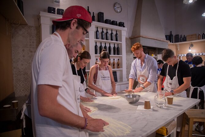 Florence Cooking Class The Art of Making Gelato & Authentic Pizza - Arriving at the Florence cooking school