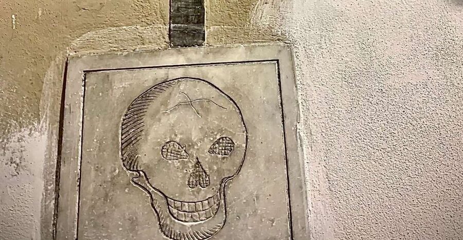 Florence: Dark Mysteries and Legends Guided Walking Tour - The final walk to Ponte Vecchio