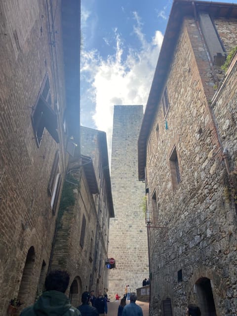 Florence: Day Trip with Free Time in San Gimignano and Siena - San Gimignano, Tuscany’s tower-filled medieval town