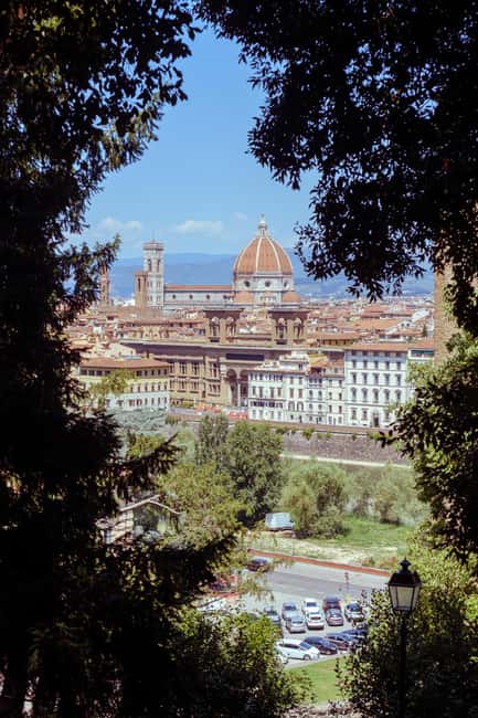 Florence: Eco-Friendly Golf Cart City Tour with Audio Guide - Why a golf cart makes sense in Florence