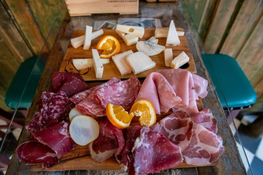 Florence: Flavours of Tuscany Food Tour - Gelato brings the route to a sweet finish