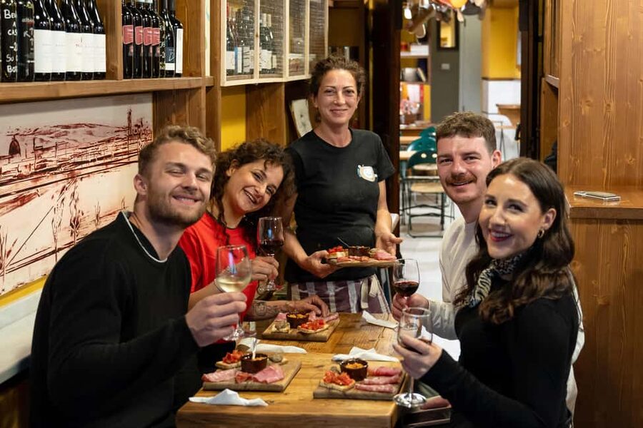 Florence: Food Walking Tour with Local Steak and Tuscan Wine - Why this food tour works in Florence