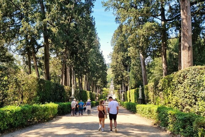 Florence Food & Wine Tour: Tuscan Tastings with Local Guide - Cantucci and Vin Santo near Piazza Strozzi