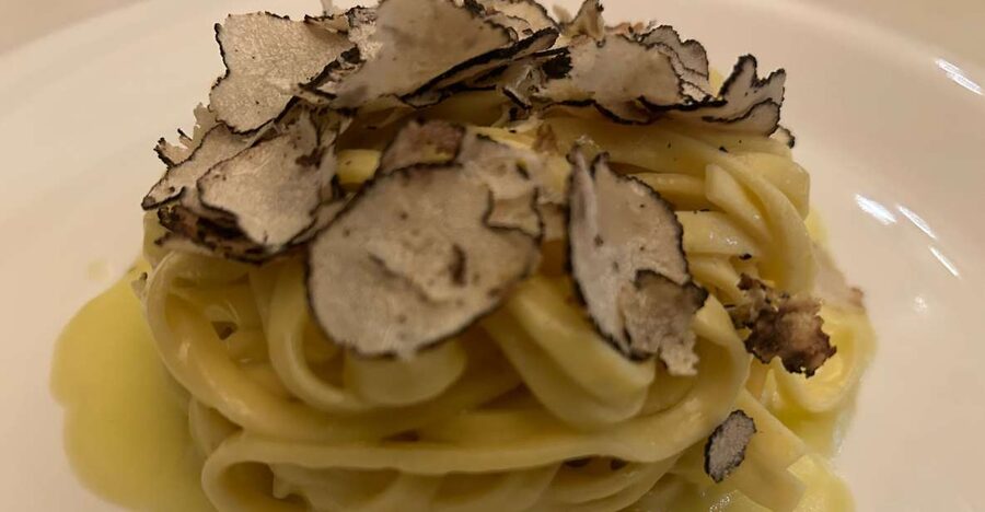 Florence: Guided Food Tour with Fiorentina Steak and Wine - Cheese and regional bites at Antico Ristoro Perditempo