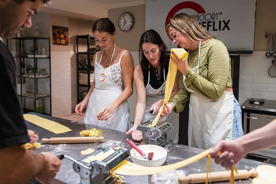 Florence: Handmade Pasta & Dessert Class with Unlimited Wine - The four things I would want to know first