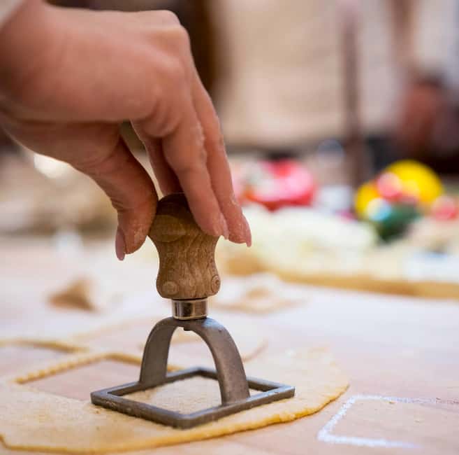 Florence: Handmade Ravioli & Pasta Class with Unlimited Wine - Who will get the most from this experience?
