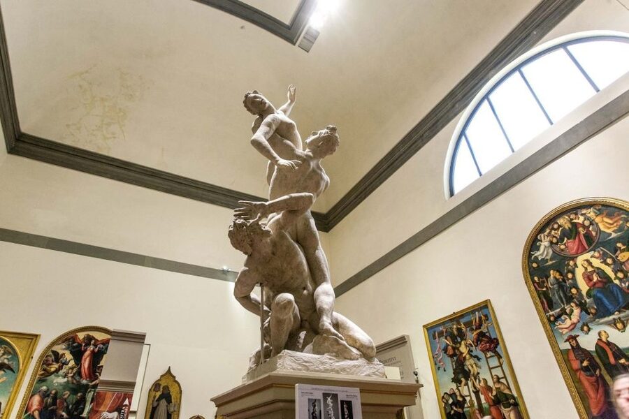 Florence: Michelangelo's David Priority Ticket & Audio App - Finding the Yellow Vest at Via Ricasoli 57