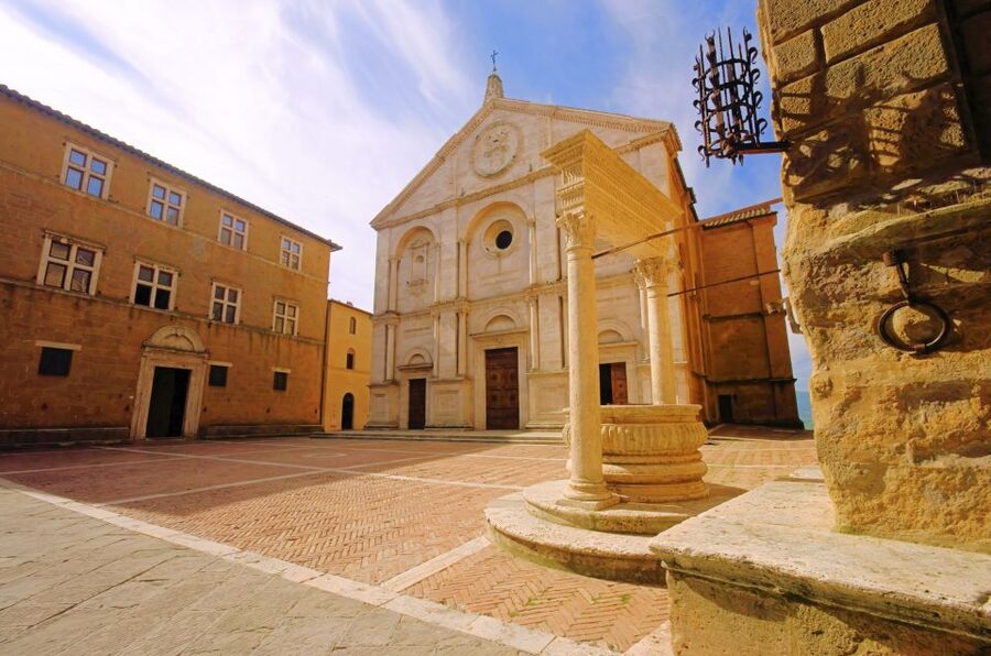 Florence: Monteriggioni & Val d'Orcia Optional Wine Tasting - Montalcino: streets, shops, and Brunello