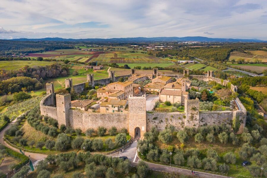 Florence: Monteriggioni & Val d'Orcia Optional Wine Tasting - Monteriggioni and the short walk on the fortress walls