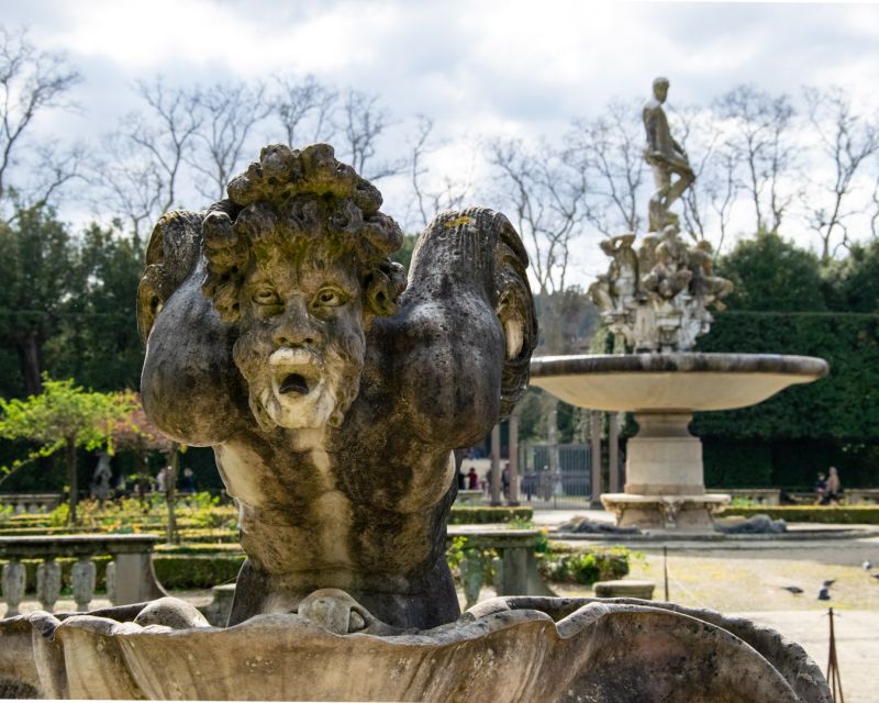 Florence: Pitti Palace and Boboli Gardens Walking Tour - Meeting your guide at Pitti Palace