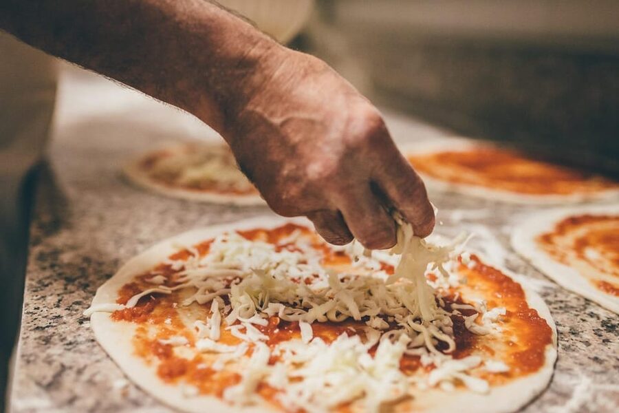 Florence: Pizza and Gelato Experience with Unlimited Wine - Making gelato while the dough rests