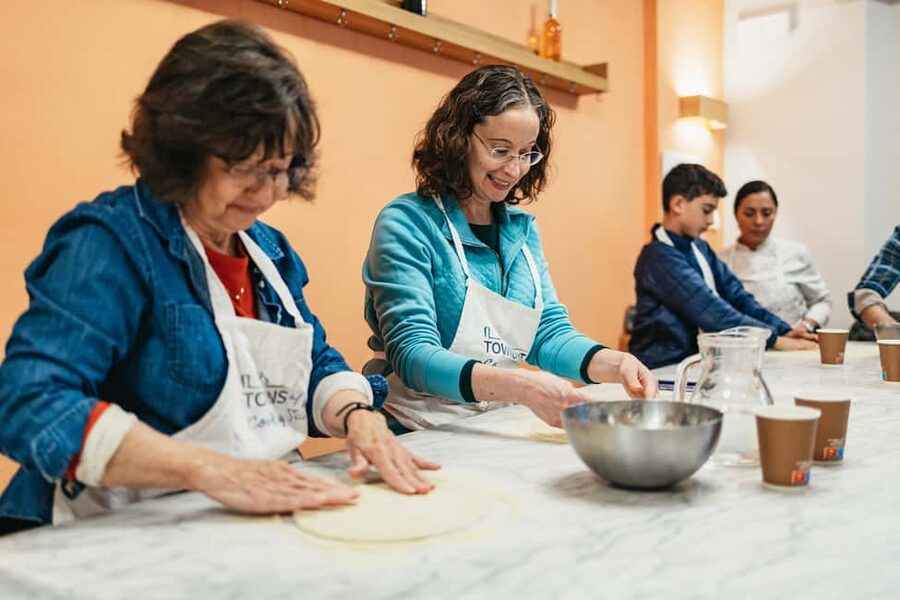 Florence: Pizza and Gelato Preparation Class - Meeting near San Lorenzo Market