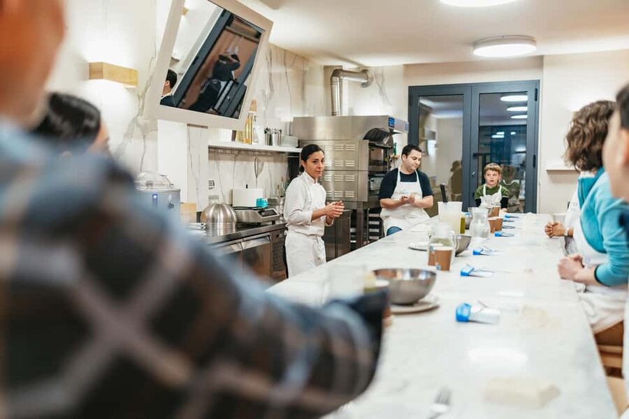 Florence: Pizza and Gelato Preparation Class - Who should book this Florence cooking class?
