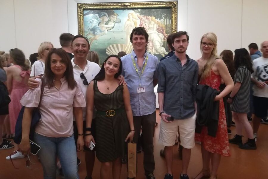 Florence: Private Uffizi Gallery Discovery Tour with Ticket - Three hours with Botticelli, Michelangelo, Raphael, and Leonardo