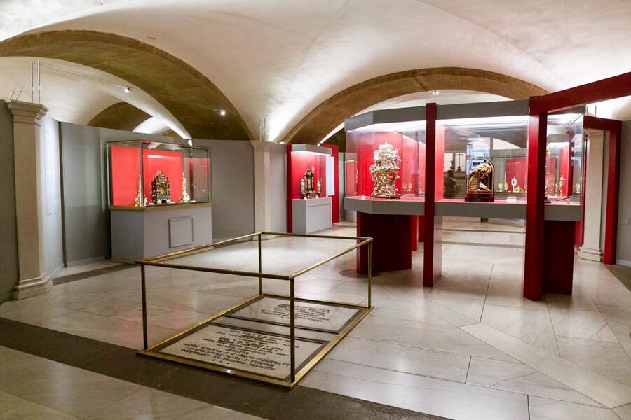 Florence: Reserved Entrance Ticket to the Medici Chapel - The Chapel of the Princes delivers the biggest visual shock