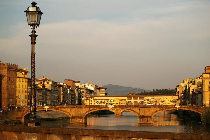 Florence River Cruise on a Traditional Barchetto - Boarding the traditional barchetto