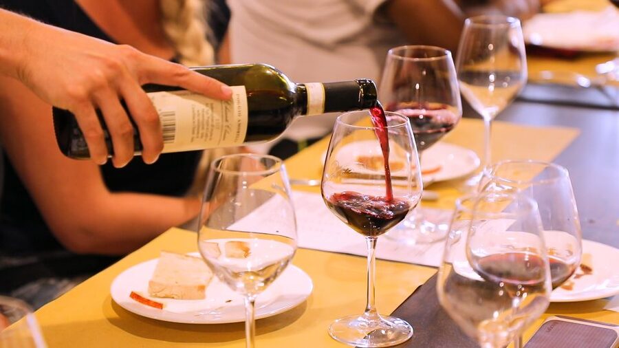 Florence: S. Gimignano, Siena, Chianti & Wine Tasting Lunch - Walking, weather, and what to bring
