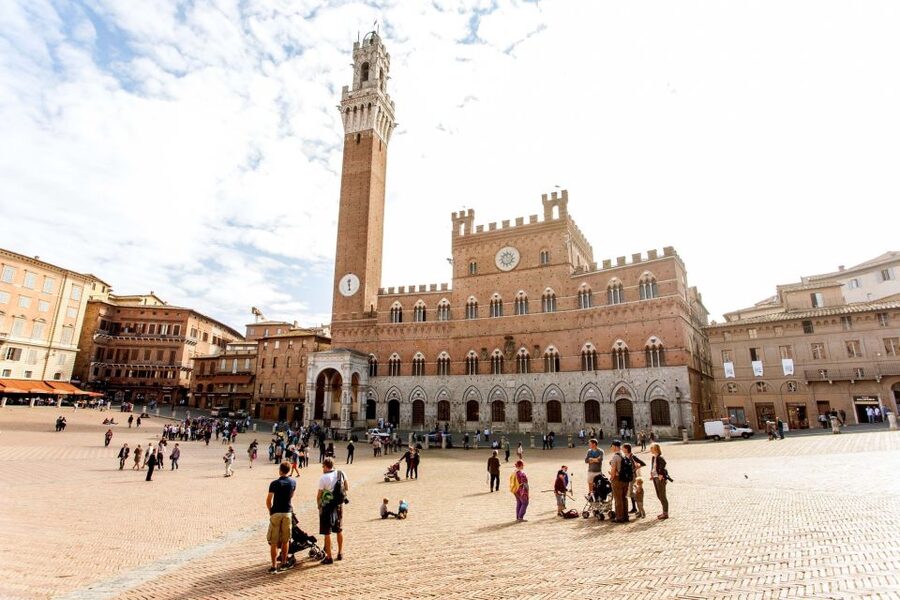 Florence: Siena, San Gimignano & Monteriggioni with Tasting - The coach, guides, and group rhythm
