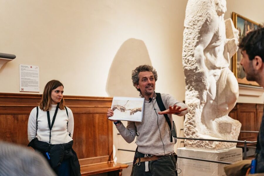 Florence: Skip-the-Line Accademia Guided Tour - Why a live guide beats going in alone