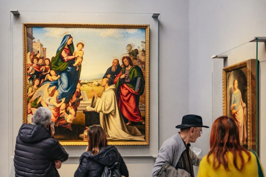 Florence: Skip-the-Line Uffizi Small Group Tour - The terrace café and views over Florence