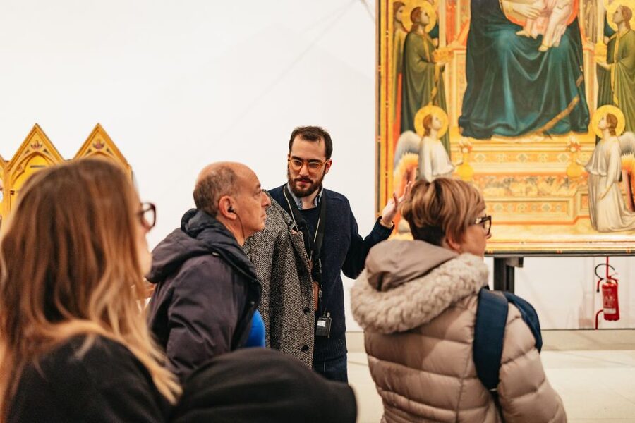 Florence: Skip-the-Line Uffizi Small Group Tour - Meeting at Via de’ Martelli and walking to the gallery