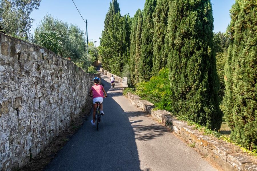 Florence: Tuscany Bike Tour with Wine & Olive Oil - Leaving Oltrarno for the hills above Florence