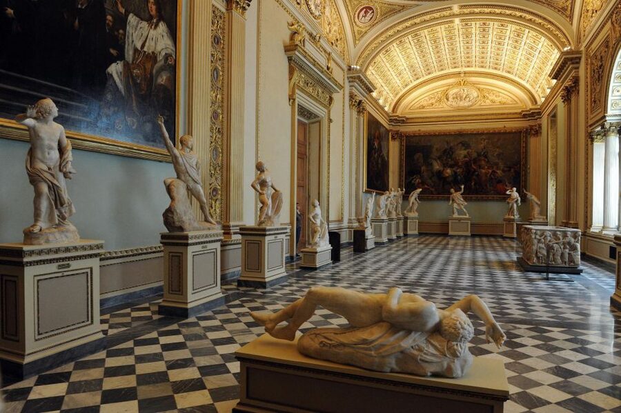 Florence: Uffizi Gallery Priority Entrance and Tour - Meeting beside Piazza della Signoria