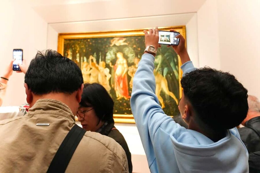 Florence: Uffizi Gallery Reserved-Entry VIP Tour - What $82 means in practical terms
