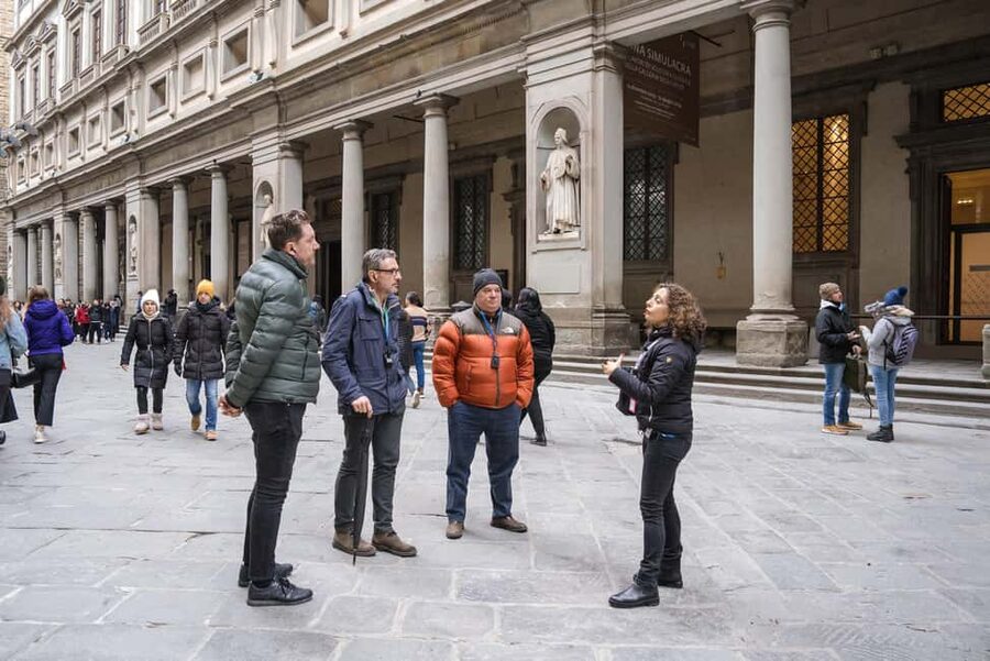 Florence: Uffizi Gallery Skip-the-Line Guided Tour - Inside the Uffizi, From Offices to Art Museum