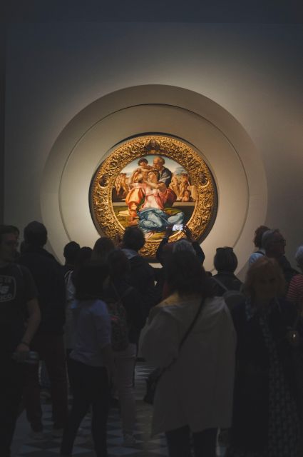 Florence: Uffizi Gallery Small-Group Guided Tour with Ticket - Michelangelo’s Tondo Doni and the development of style