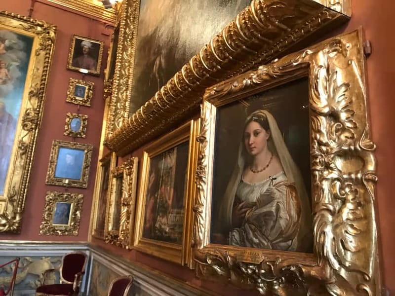 Florence: Uffizi, Pitti, Boboli and 7 Attractions 5-Day Pass - The Uffizi: Botticelli, Michelangelo, and a crowded masterpiece