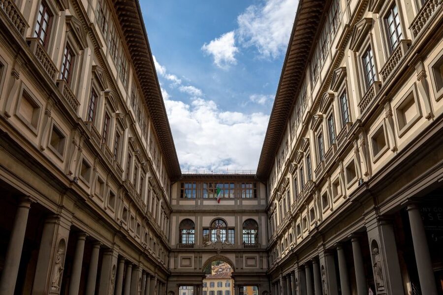 Florence: Uffizi, Pitti Palace & Boboli Combined 5-Day Pass - The Uffizi, Botticelli, Caravaggio, and crowded corridors