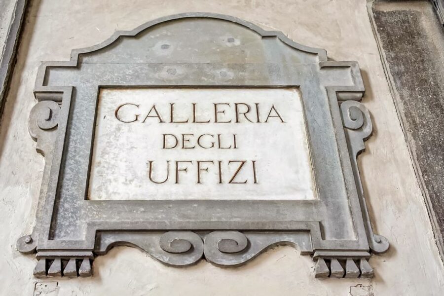 Florence: Uffizi Priority Ticket & Masterpieces Audio App - The ancient statues in the long corridors