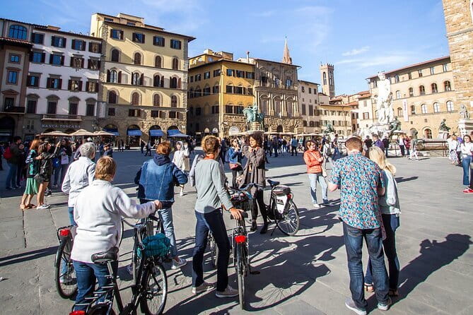 Florence Vintage Bike Tour–guided, small group or private option - The Duomo, San Lorenzo, and Florence’s religious center