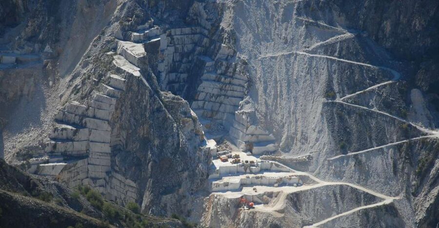 From Carrara: Marble Quarries Jeep Tour with Lardo Tasting - Climbing to the marble quarries