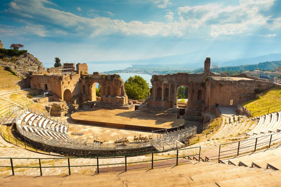 From Catania: Day Trip to Mount Etna and Taormina - Taormina between the two medieval gates