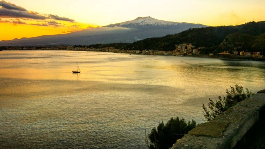From Catania: Guided Tour of Mount Etna and Taormina - The early pickup from Catania