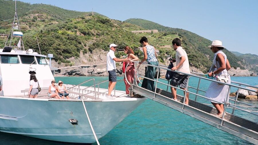 From Florence: Cinque Terre Day Trip with Optional Lunch - Vernazza: lanes, squares, and the harbor