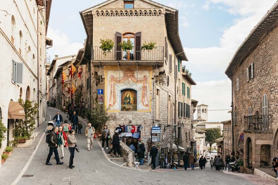 From Florence: Orvieto and Perugia Tour with Church Visits - Assisi, Saint Francis, and the great basilica