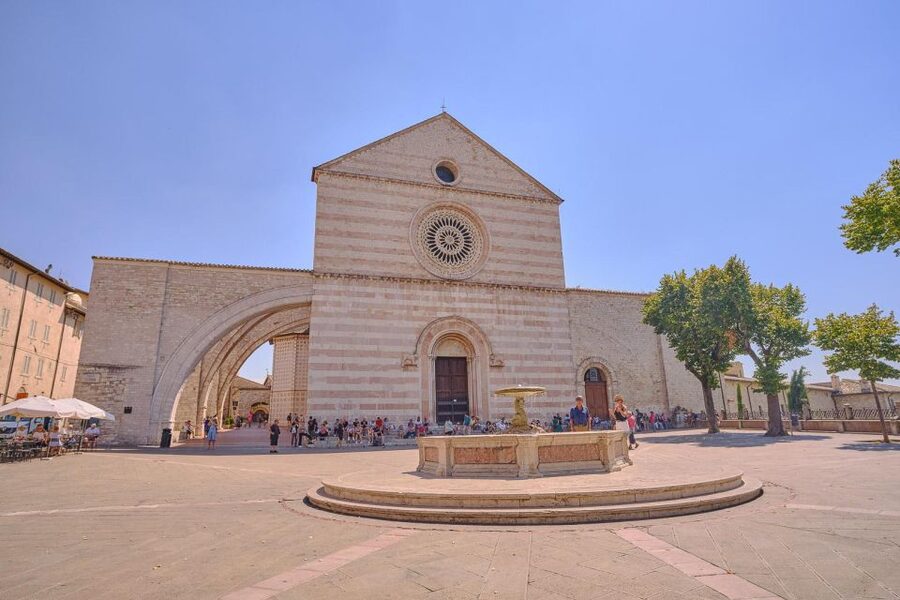 From Florence: Orvieto and Perugia Tour with Church Visits - What to wear and bring