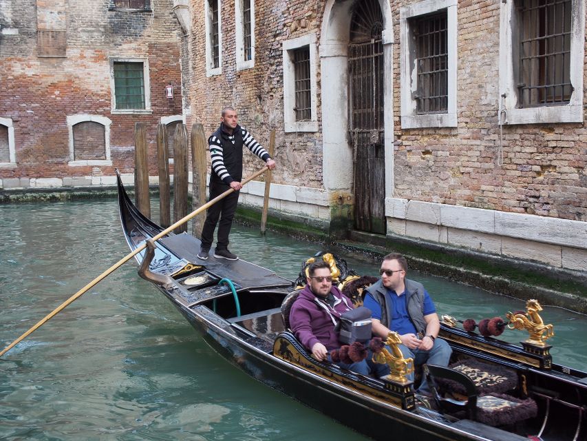 From Lake Garda: Full-Day Guided Group Tour of Venice - Crossing the lagoon by private boat