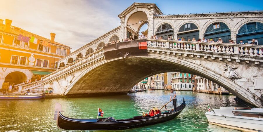 From Lake Garda: Full-Day Guided Group Tour of Venice - Pickup points around Lake Garda