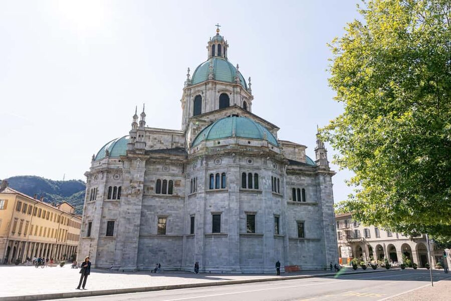 From Milan: Como & Bellagio Day Tour & Scenic Lake Cruise - Leaving Milan by coach
