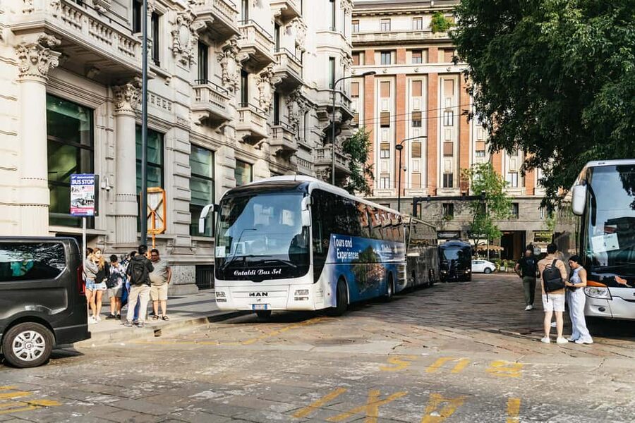 From Milan: Lake Como Cruise with Visits to Como & Bellagio - Como’s medieval center and lakeside setting